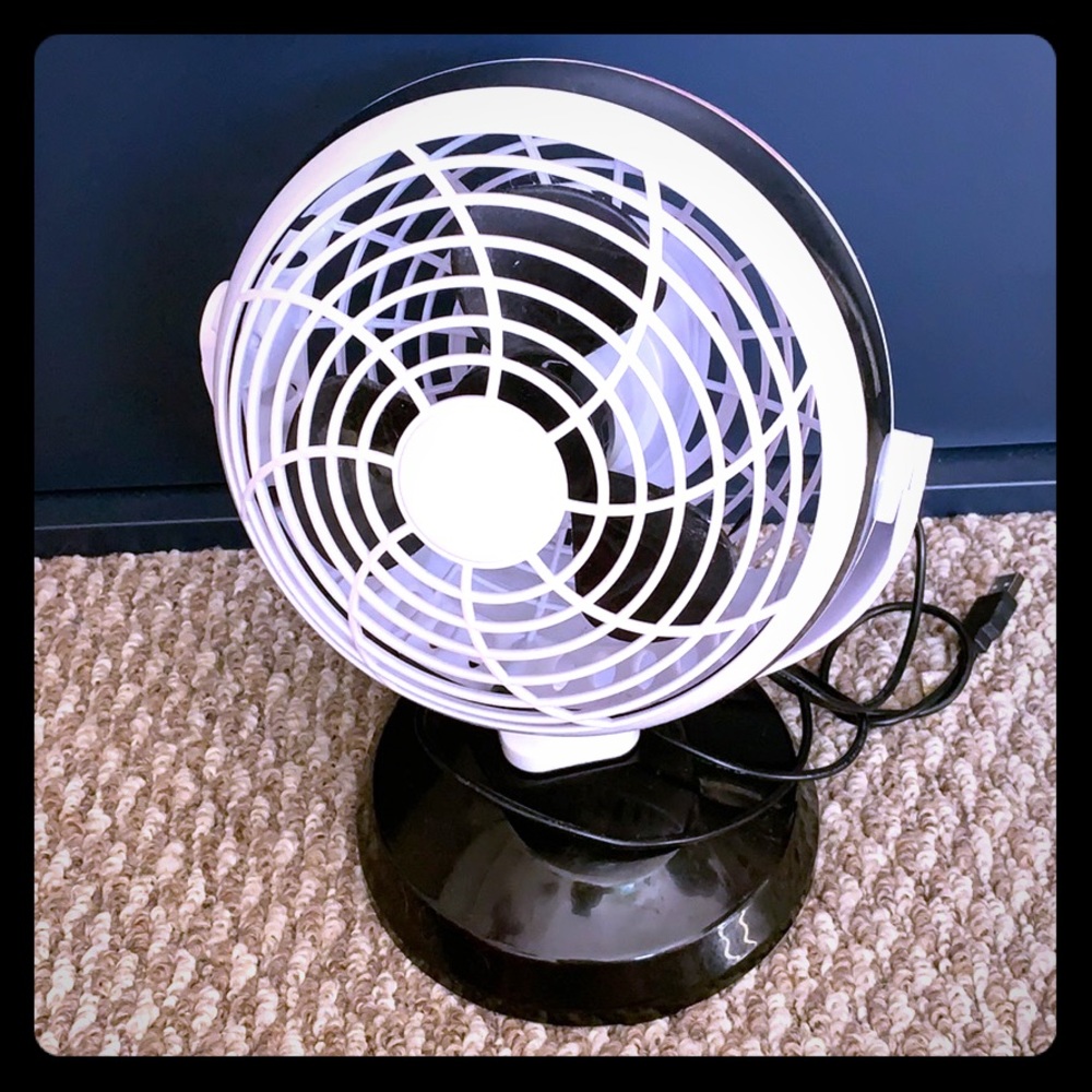 Desk fan